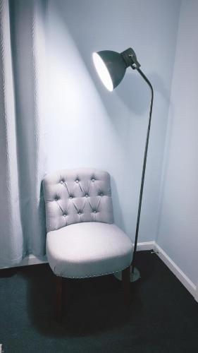 The Cali Suite w/ Private Bath - 15 min from The Airport, 10 min from Six Flags in Atlanta, USA