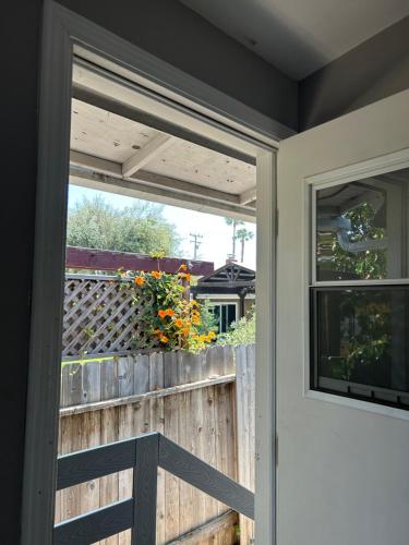 Eastside Costa Mesa house photo 3