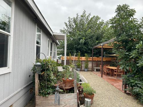 Eastside Costa Mesa house - Costa Mesa