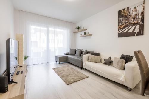 BB Apartment - 2BR with parking close to centre, Budapeszt