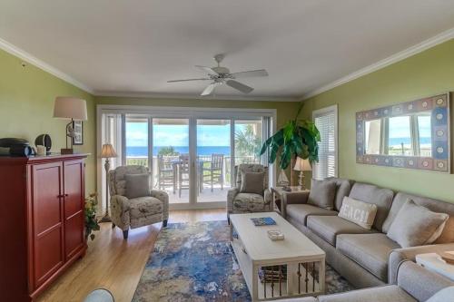 1010 Ocean Palms 103 in Isle of Palms, USA