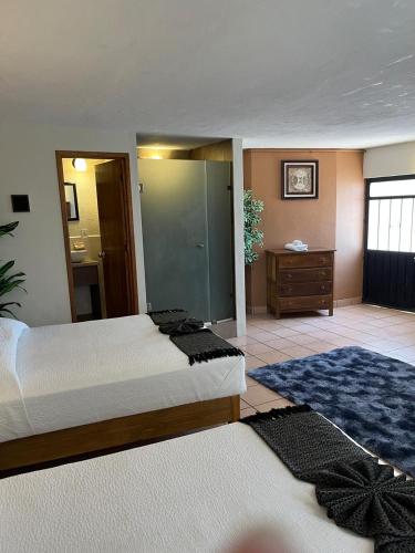 Quadruple Room image 8