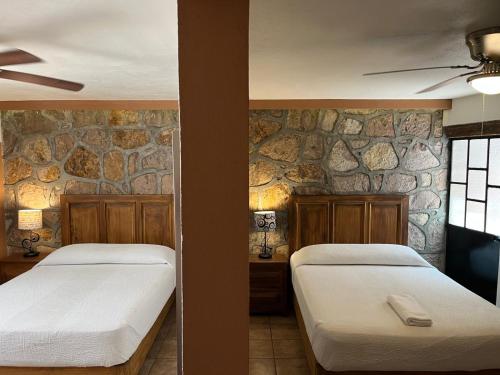 Quadruple Room image 5