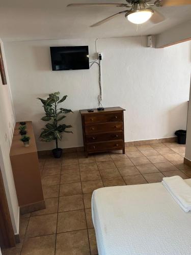Quadruple Room image 4