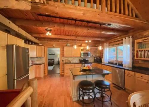 Rustic U.P. Retreat in Marquette in Harvey (MI)