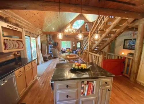 Rustic U.P. Retreat in Marquette in Harvey (MI)