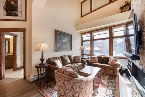 Exquisite Zephyr Mountain Lodge condo with 2 king en suite's condo - Apartment - Winter Park