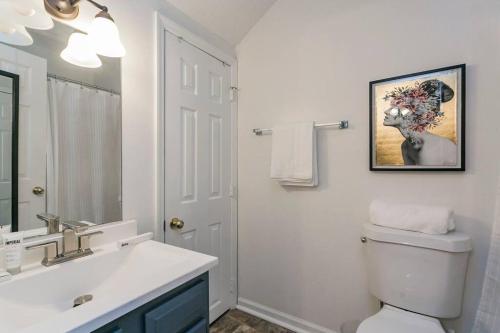 Modern Loft/ Minutes from the Airport in Nashville, USA