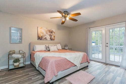 Modern Loft/ Minutes from the Airport in Nashville, USA
