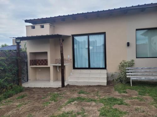Casa con pileta en Vaqueros in บาเกโรส