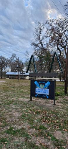 Camp Joy Lake House, Caldwell, TX sleeps 10