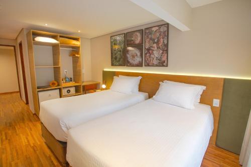 Double or Twin Room with Balcony image 3