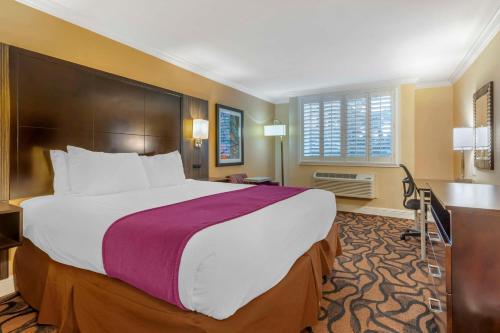 Best Western Plus Airport Plaza image 30