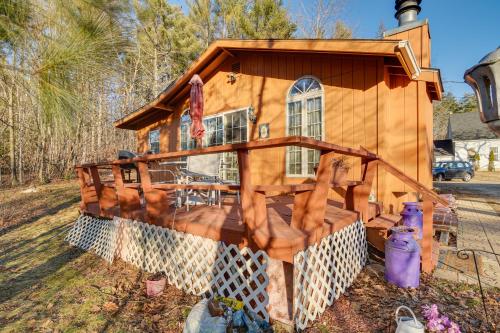 Glen Cottage with Deck and River View 3 Mi to Skiing!