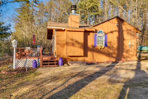 Glen Cottage with Deck and River View 3 Mi to Skiing!