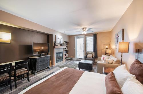 Premium Unit 4371- Fraser Crossing Founders Pointe condo