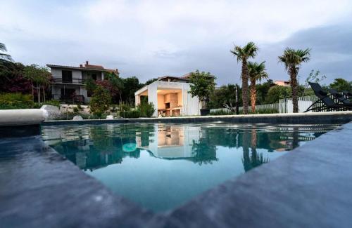 Luxury villa with a swimming pool Palit, Rab - 22153