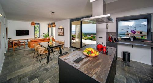 ห้องครัว, Luxury villa with a swimming pool Palit, Rab - 22153 in ปาลิต