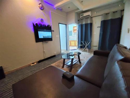 One-Bedroom Apartment image 10