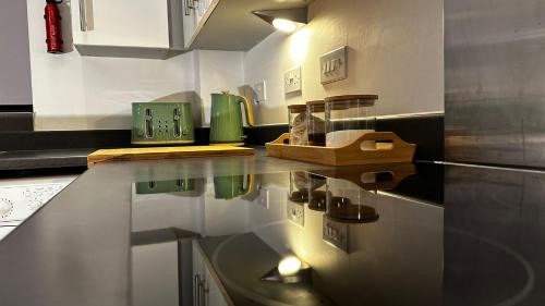 Konyha, Long Stay - Free Parking - Contractors - Train Station - Students in Greenstead