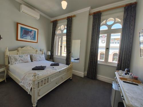 Fremantle Bed and Breakfast Room Type - Ratazzi Queen Room