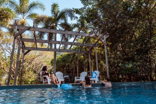 Úszómedence, Litchfield Tourist Park in Batchelor / Litchfield Nemzeti Park