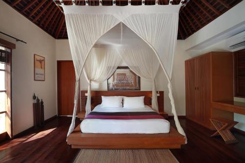 Deluxe One-Bedroom Pool Villa with Free Return Airport Transfer image 9