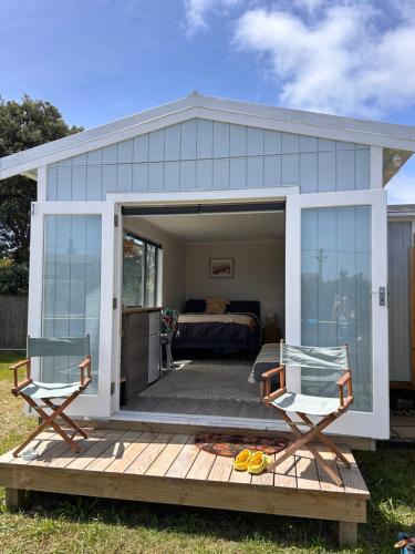 Kowhai Landing Beach Cabin - Otaki Beach