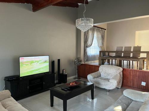 White House lodge in Scotburgh in Scottburgh