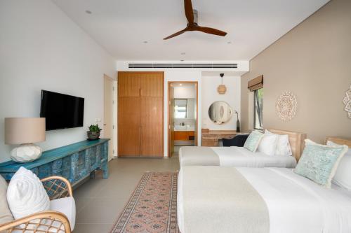 Twin Villas Natai North - 5 Bedroom Luxury Beach Front Villa