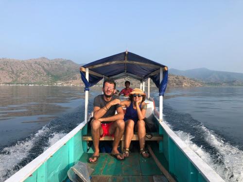 Dua Putri Komodo Homestay