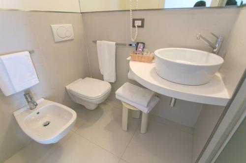 Comfort Double Room with Balcony image 6