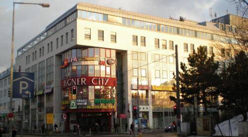 Vienna Shopping Center 12 Apartment, Vienna
