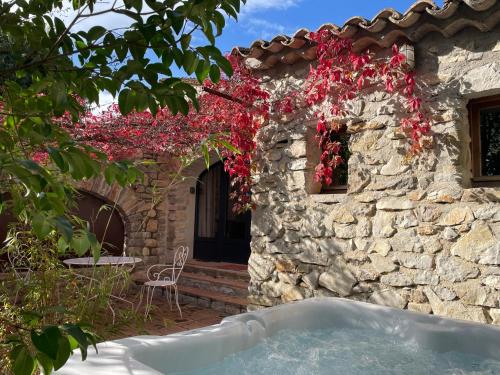 L'amourier En Cevennes, Suites Romantiques Avec Jacuzzi Privatif Ou Baignoire Ronde Terrazzo - Saint-Hippolyte-du-Fort
