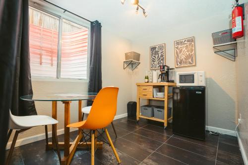 مطبخ, Windsor Retreat Private Basement Suite in Dayton Triangle