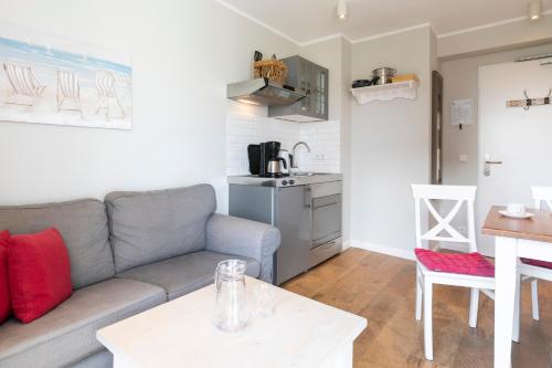One-Bedroom Apartment image 9