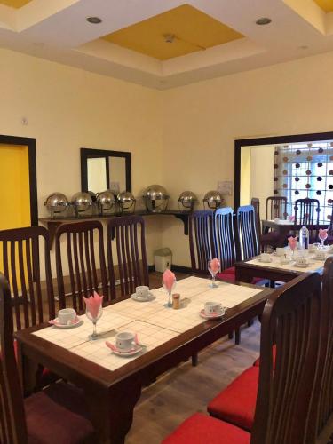 Restaurant, The Exclusive House near Bacha Khan International Airport