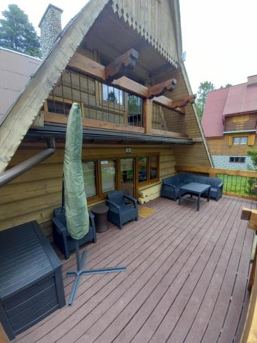 Balkons/terase, Dacza Zakątek (Dacza Zakatek) in Falsztyn