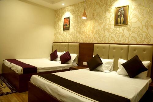 Pyrenees Homestay, Agra
