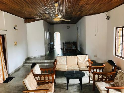 BATTI REST in Batticaloa