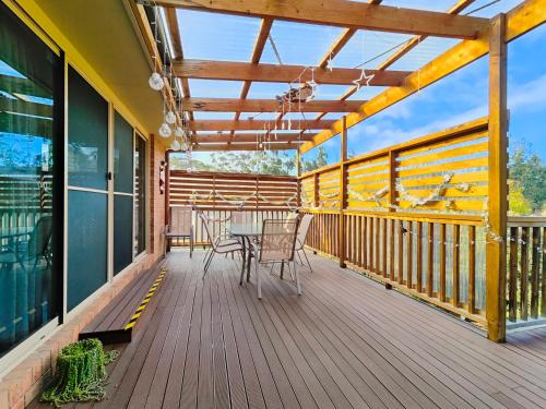 Erkély/terasz, Breeza Haven - Your Home Away From Home in Kingston