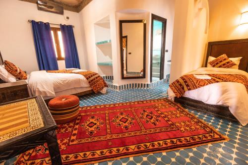 Traditional Riad Merzouga Dunes - image 4