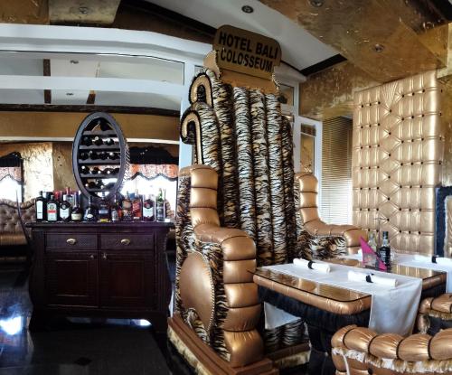 ห้องอาหาร, Bali Colosseum Hotel in เซมุน