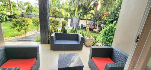 Number 1, Ground Floor (Garden View) Pebble Bay Appartments, Pereybere (foto 3)