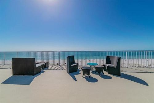 Luxurious/Brand New Oceana/Pools/HotTubs/Great location! - image 11