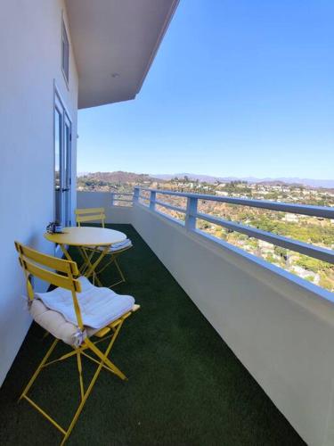 Epic Views! Hollywood Hills SkyVilla: Crow's Nest, Los Angeles (foto 8)
