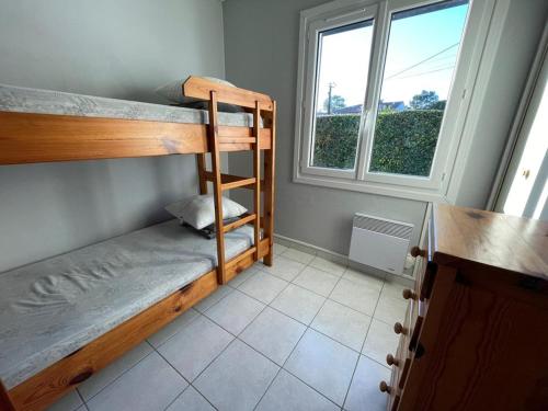 Holiday Home (8 Adults) image 9