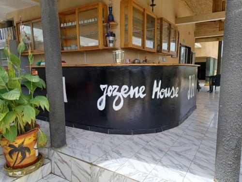Jozene House in Ngaparou