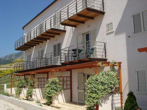 Villa Lara Apartments - main image