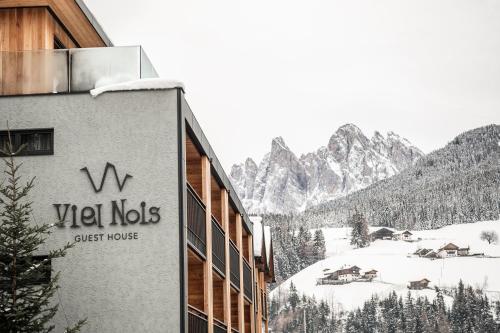 Viel Nois Guest house - Hotel - Funes